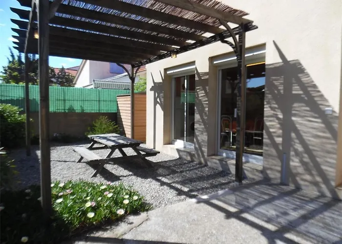 Deux-pieces Avec Terrasse Pres De La Plage, Parking Securise - Fr-1-696-108 Canet-en-Roussillon