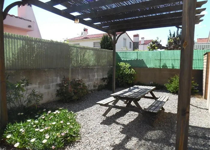 Lägenhet Deux-pieces Avec Terrasse Pres De La Plage, Parking Securise - Fr-1-696-108
